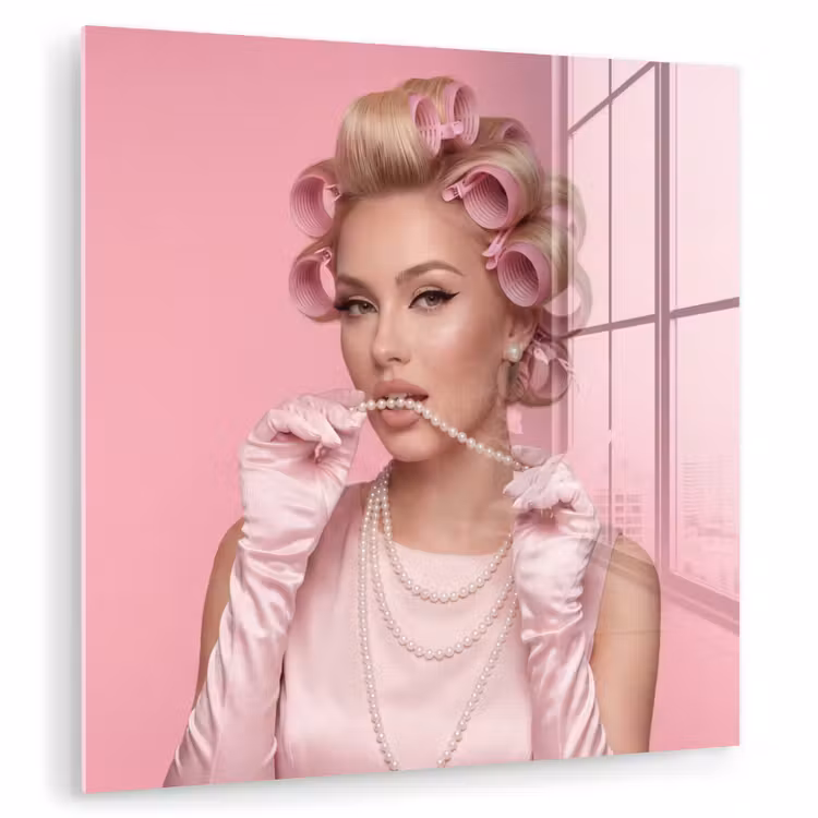 Glas schilderij - Vrouw - Roze - Parelketting - Krulspelden — 3